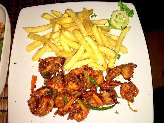 2 Guys Restaurant & Lounge